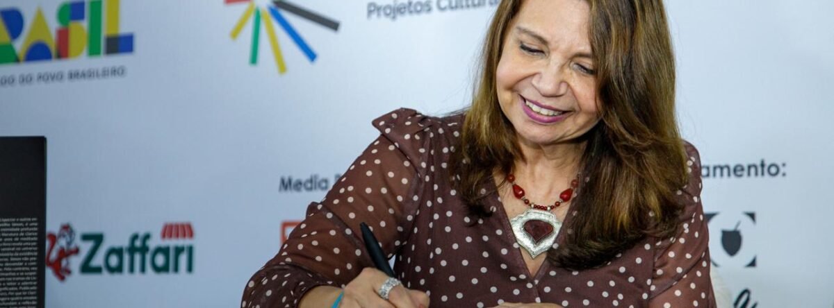 Cátia Castilho Simon